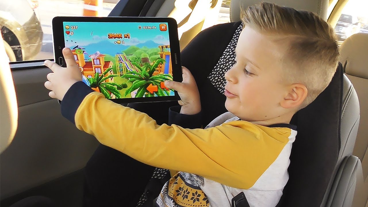 VLOG-Typical-day-Roma-and-Diana-in-Orlando-New-toys-Fidget-Cube-and-Pony-Videos-for-kids