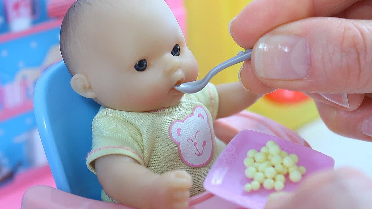 Igraem-v-Kukly-Varim-kashu-Kormim-Malysha-Baby-Doll-Play-The-Childrens-Room