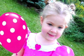 Learn-Colors-with-Balloons-and-Dresses-Finger-family-song-nursery-rhyme-Fun-learning-colors-for-kids