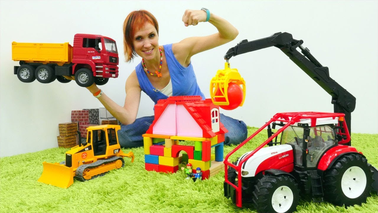 Mashinki-stroyat-dom.-Igraem-v-strojku-s-Mashej-Kapuki