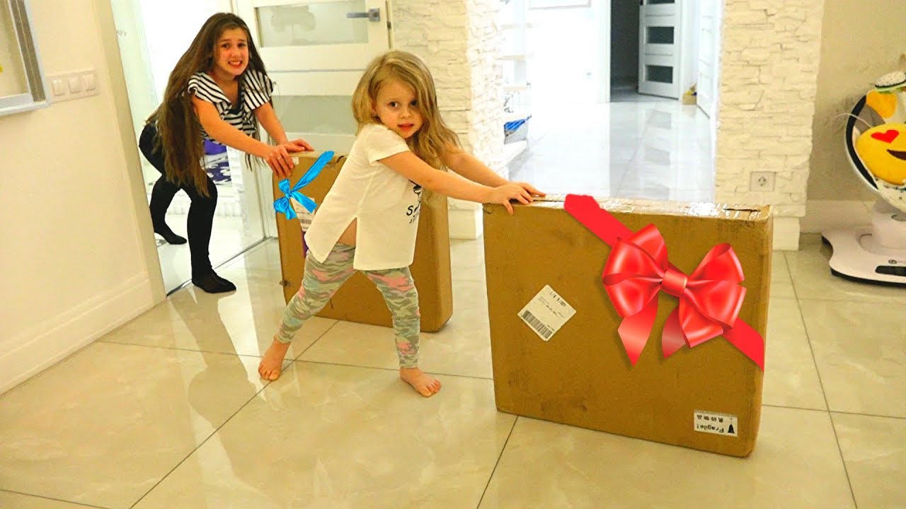 Nashli-POSYLKI-pod-dveryu-CHto-v-nih