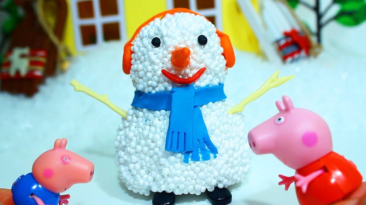 Pepa-i-Dzhordzh-LEPYAT-Snegovika-iz-NEOBYCHNOGO-plastilina-Zimnie-Igry-Multik-dlya-detej