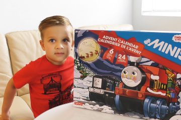 Roma-opens-Advent-Calender-Thomas-and-Friends-Surprise-Toys-for-kids-Thomas-the-tank-engine-videos