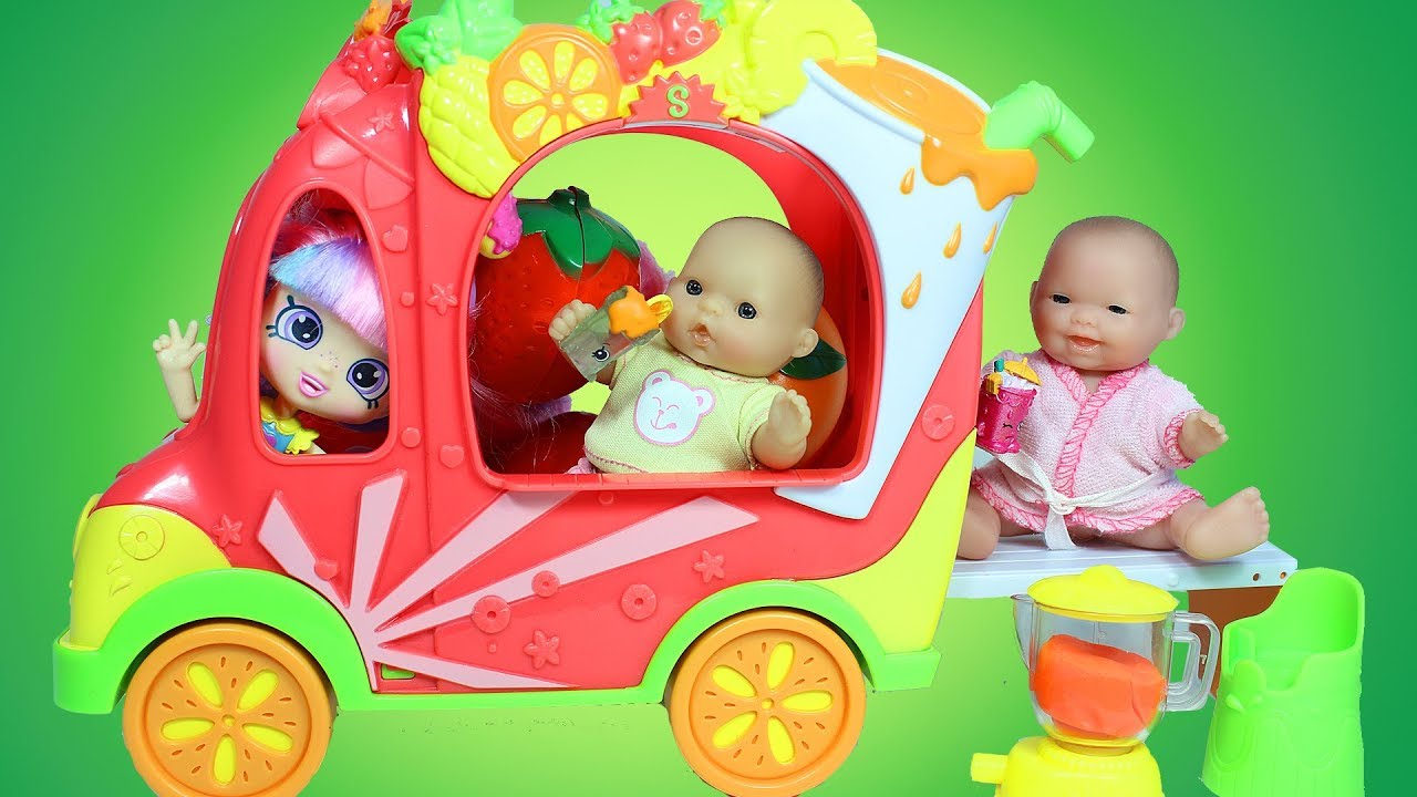 Smuzi-Gruzovik-Igrushka-Blender-Delaem-Smuzi-SMOOTHIE-TRUCK-spin-in-the-BLENDER