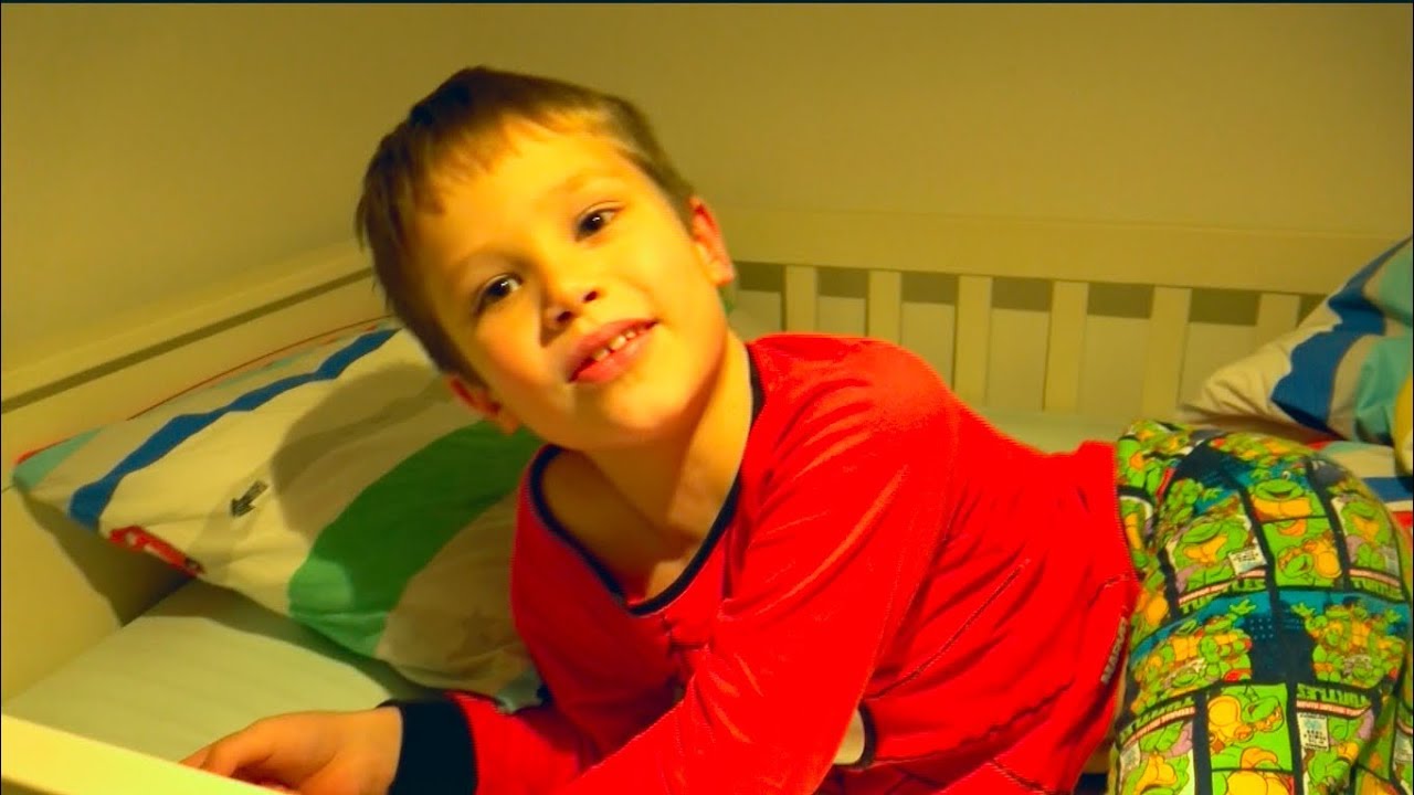 2-dnya-BEZ-MAMY-Maks-govorit-na-anglijskom-i-frantsuzskom-Podarok-Igrushki-CakePop-Cuties