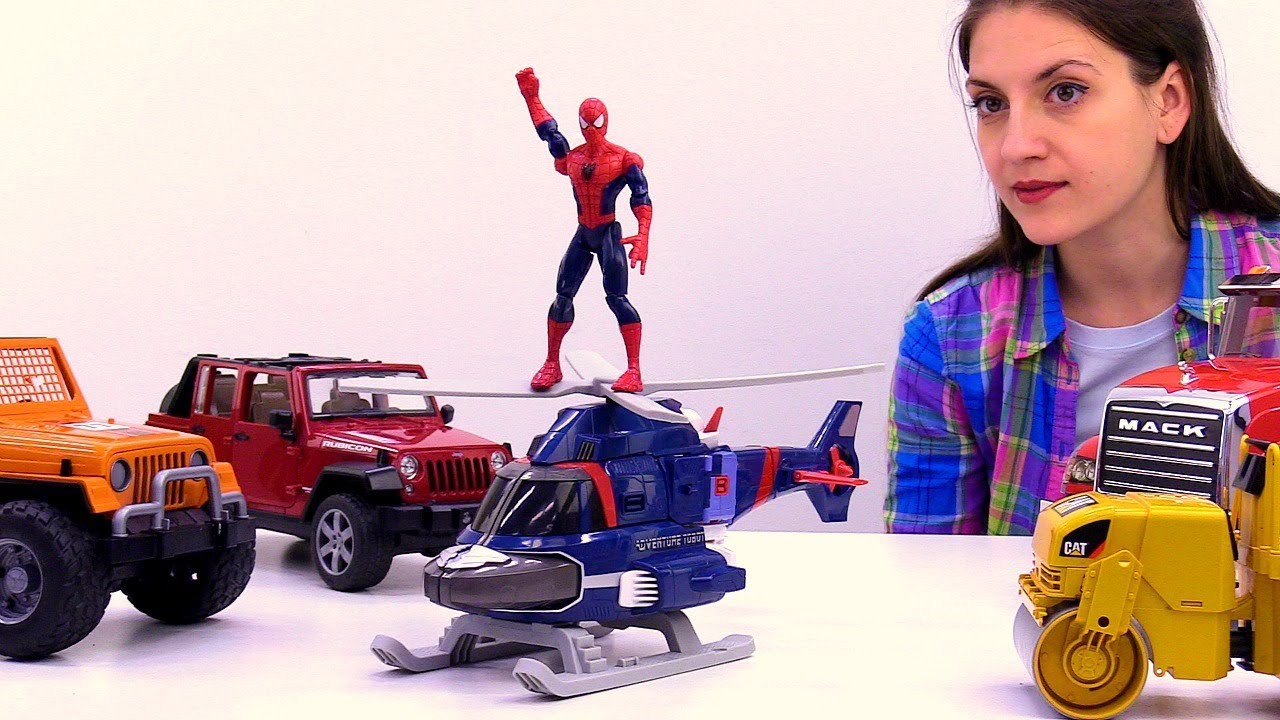 CHelovek-Pauk-vybiraet-novuyu-mashinu.-Video-s-igrushkami