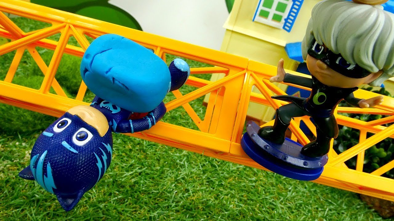 CHto-pridumala-Lunnaya-Devochka-Delaem-parashyut-dlya-Geroev-v-Maskah