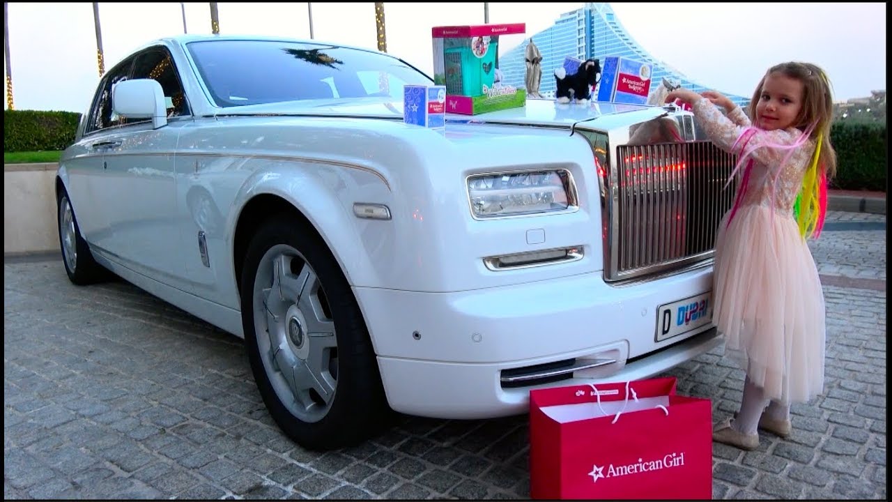 Den-rozhdeniya-Kati-DEZHAVYU-.-Belyj-ROLLS-ROYCE-v-podarok-edem-v-Golivud-Slitok-ZOLOTA