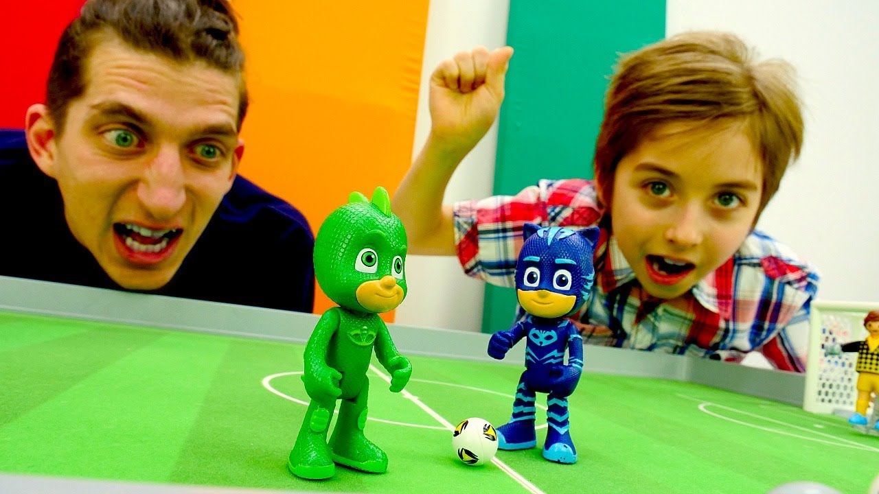 Igraem-v-futbol-Ketboj-vs-Gekko.-Video-s-Geroyami-v-Maskah