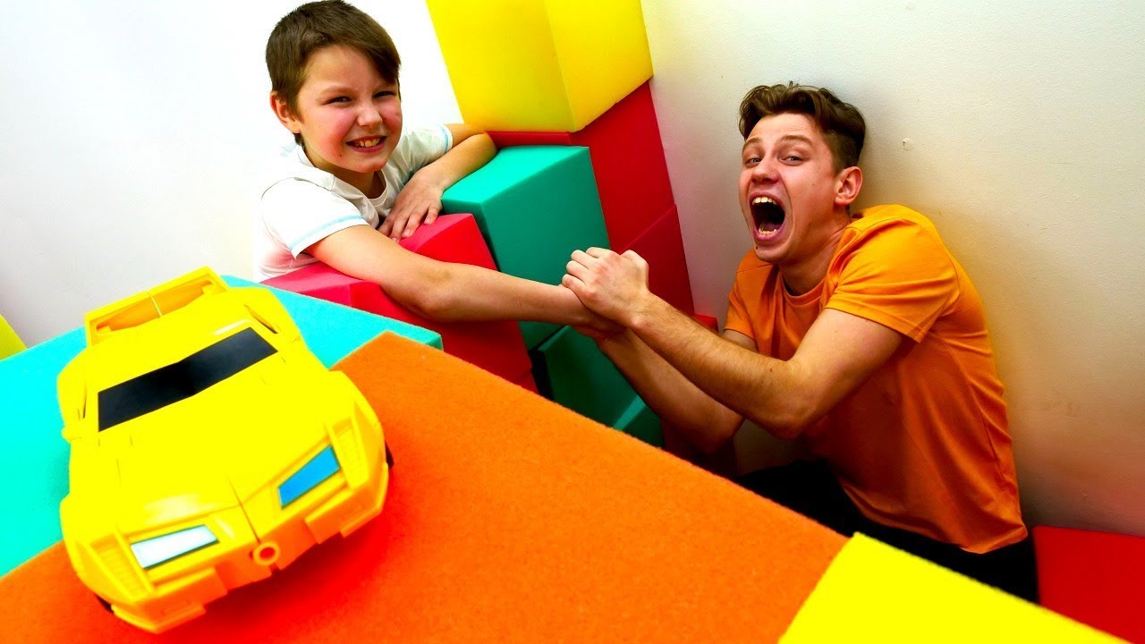 Igry-Transformery.-Novoe-ukrytie-Deseptikonov-Video-s-igrushkami