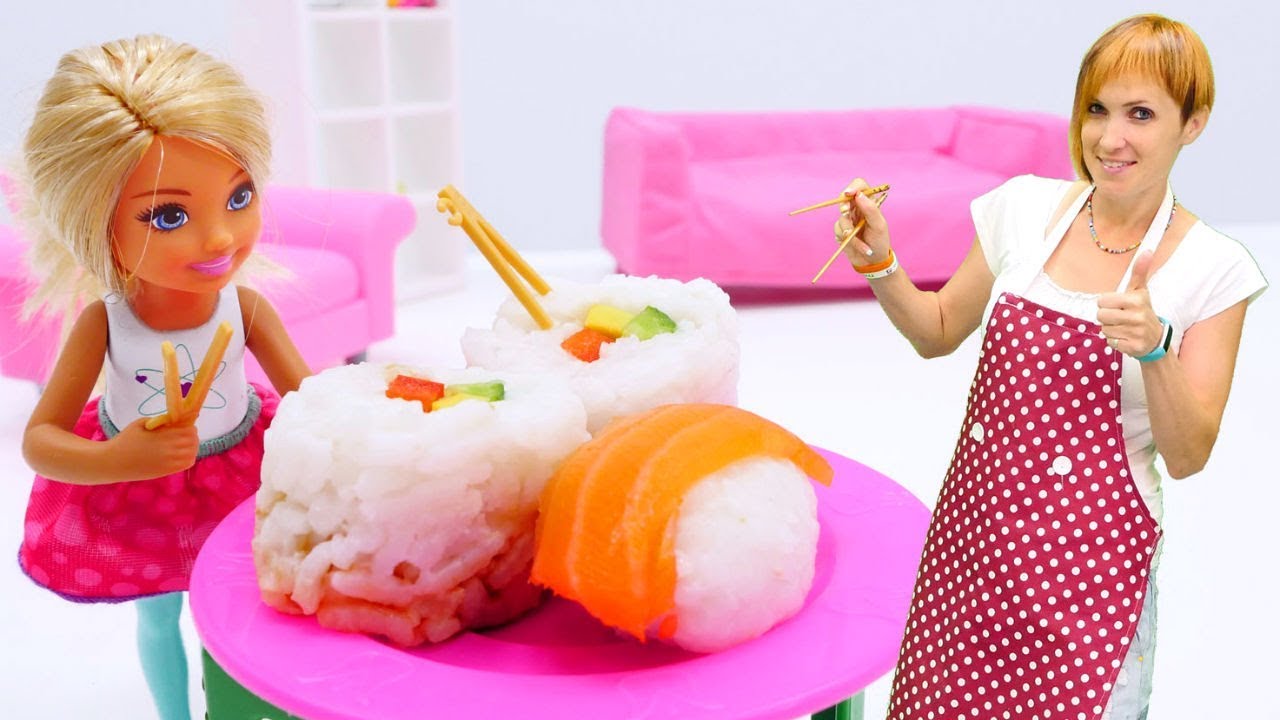 Masha-Kapuki-i-Barbi-povara.-Gotovim-doma-ROLLY