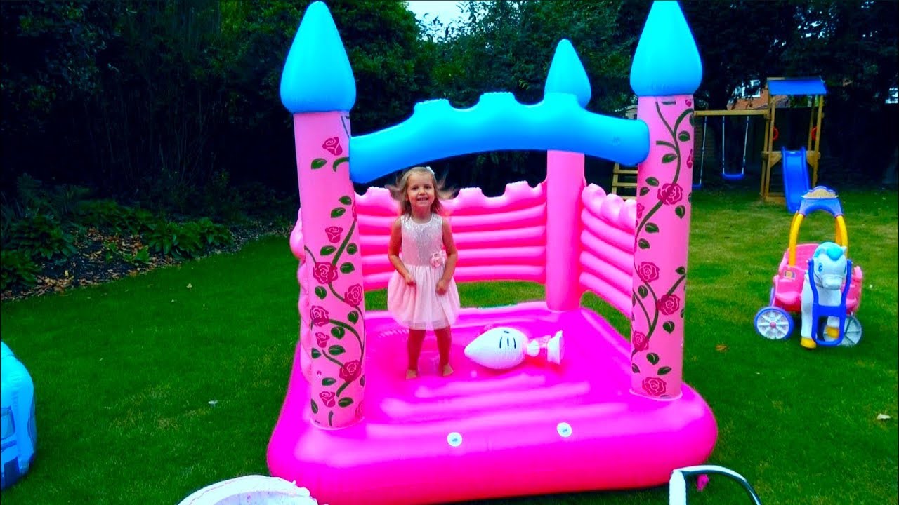 Reborn-Podkidysh-Detskaya-ploshhadka-i-bassejn-s-kukloj-v-kolyaske-Pretend-Play-with-baby-dolls