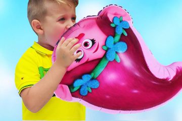 Roma-and-Daddy-plays-with-Balloons-and-Finger-family-song