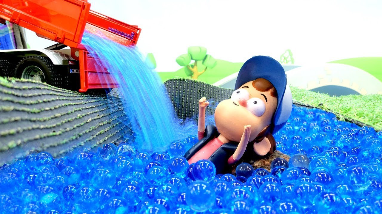 Video-s-igrushkami-Graviti-Folz.-Dipper-i-gigantskie-Kolyosa