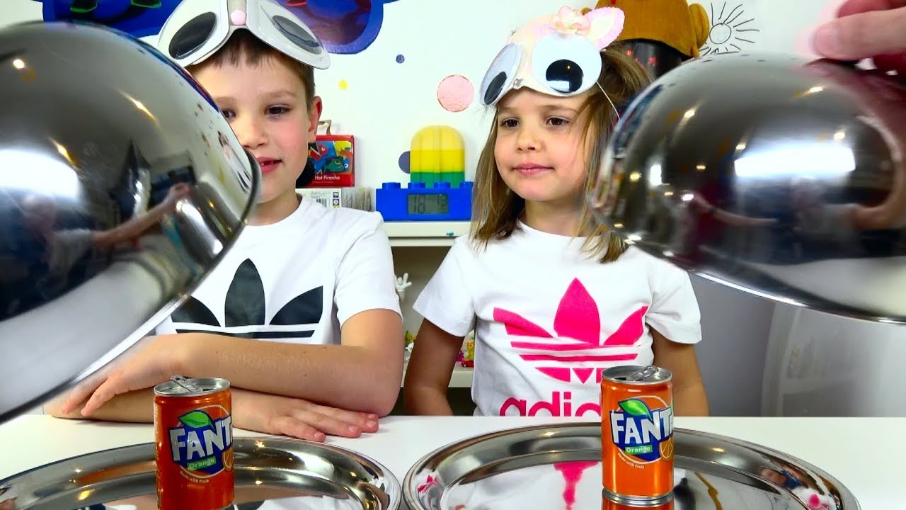 CHELLENDZH-NAPITKI-Maks-protiv-Kati-Ugadaj-chto-ty-pesh-zakrytymi-glazami-DRINK-Challenge-2018