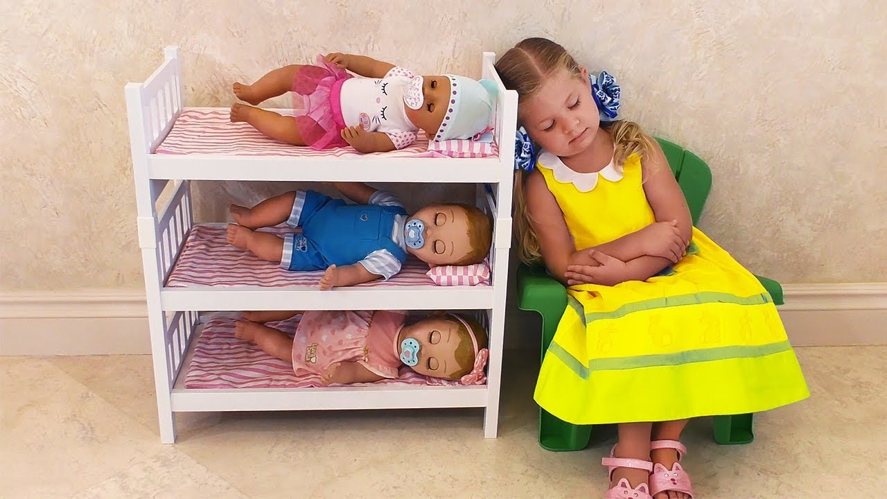 Diana-kak-MAMA-i-Kukly-pupsiki-Bebi-Bon-Diana-pretend-play-with-toys-Are-you-sleeping-brother-John