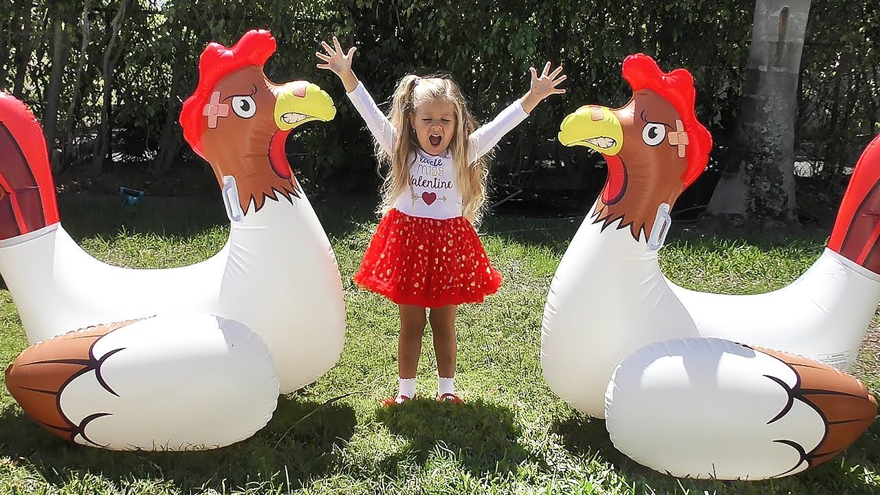 Diana-plays-Old-Mcdonald-Had-a-Farm-game-with-a-Funny-Chickens