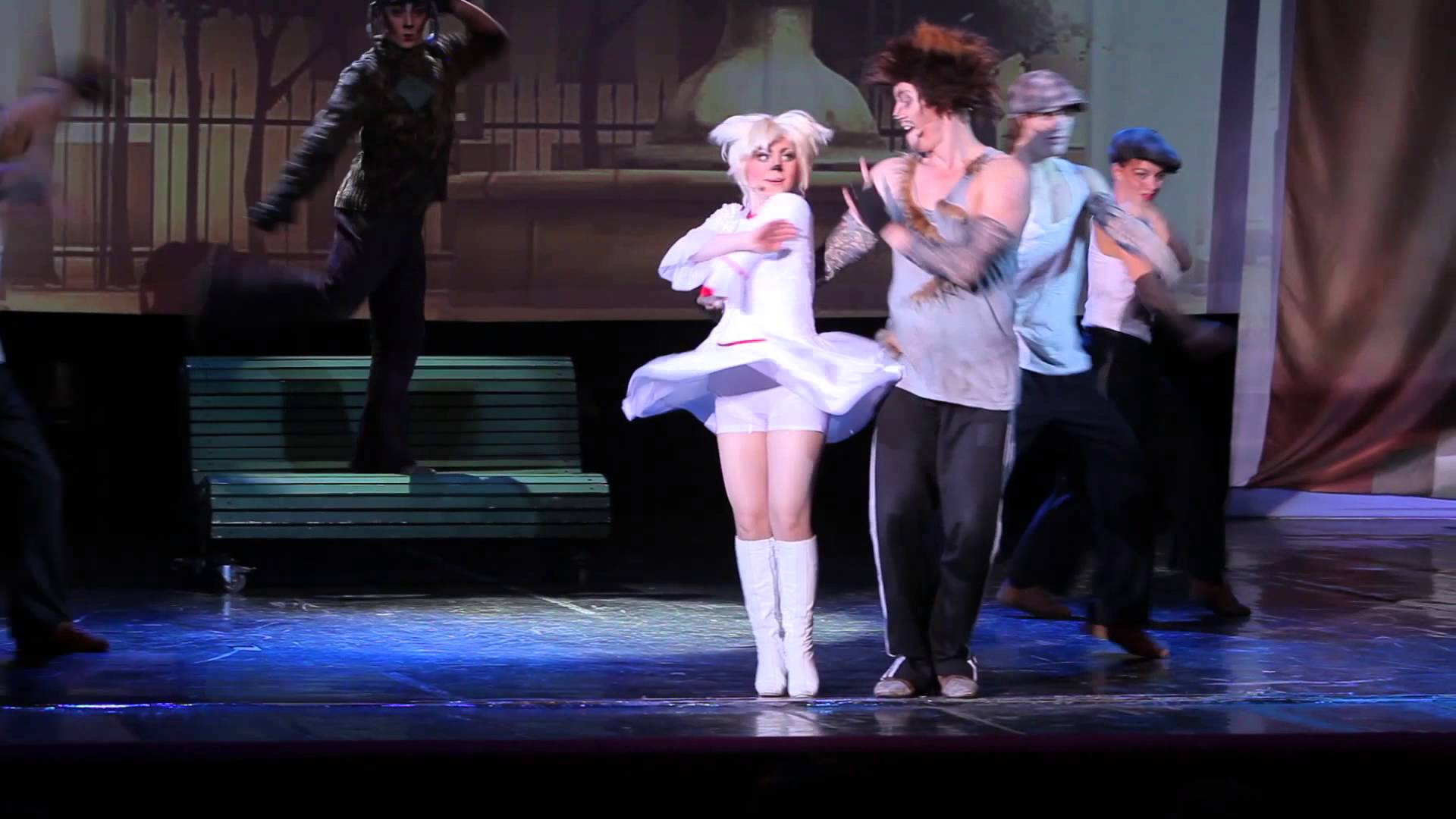 Myuzikl-Belka-i-Strelka-shou-dlya-vsej-semi