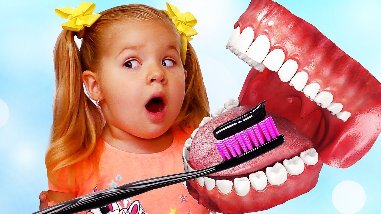 Roma-and-Diana-in-the-Childrens-Museum-Pretend-Play-Indoor-Playground-for-Kids