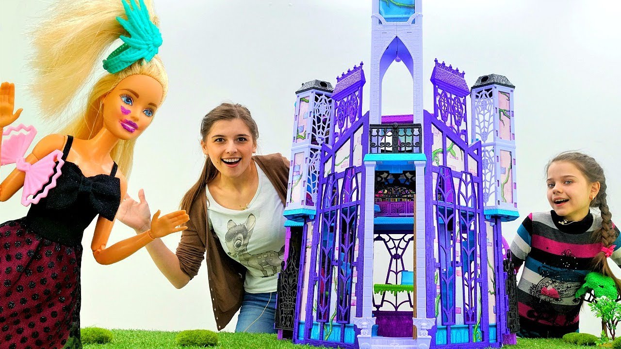 Kukla-Barbi-stala-Monster-Haj-Video-dlya-devochek