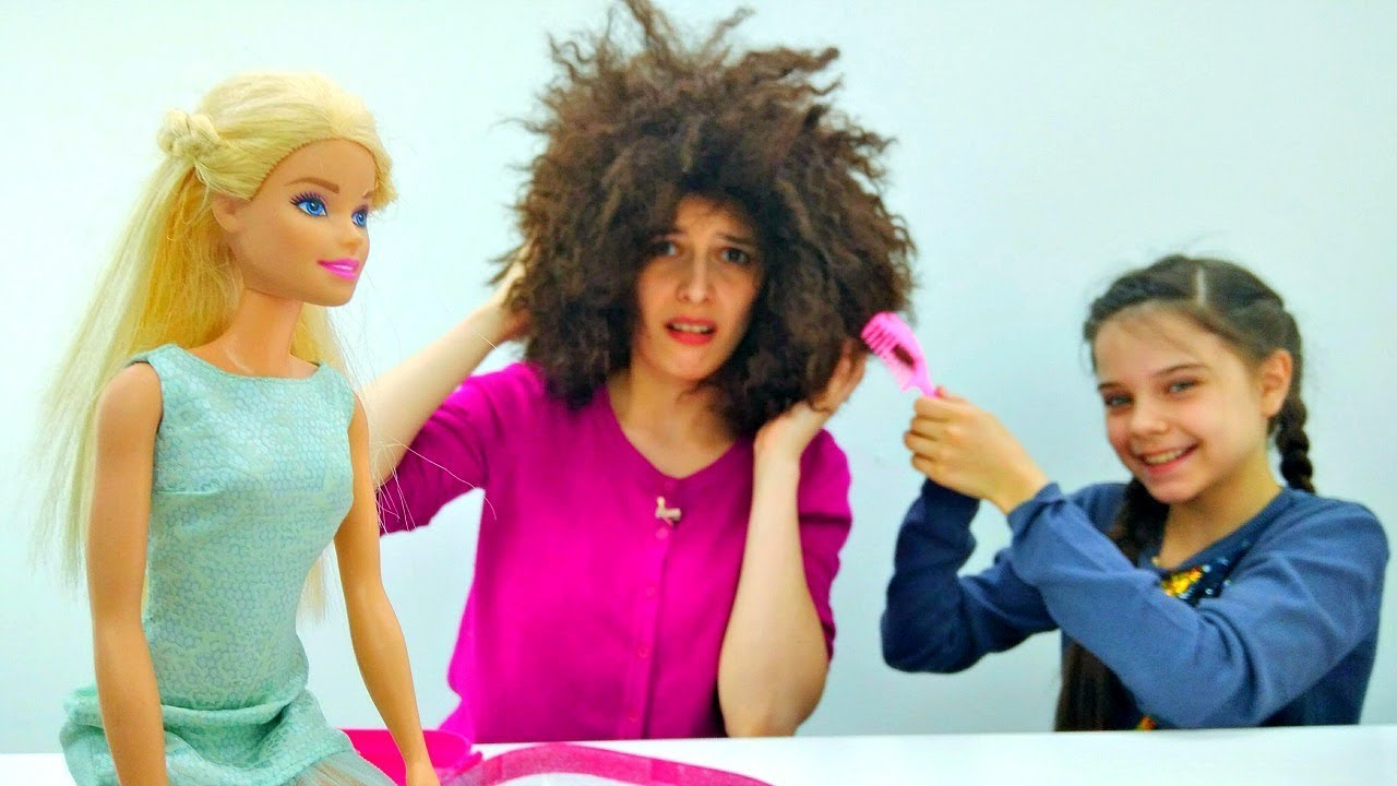 Parikmaherskij-salon-Barbi-Prichyoska-dlya-svidaniya-Igry-v-parikmaherskuyu