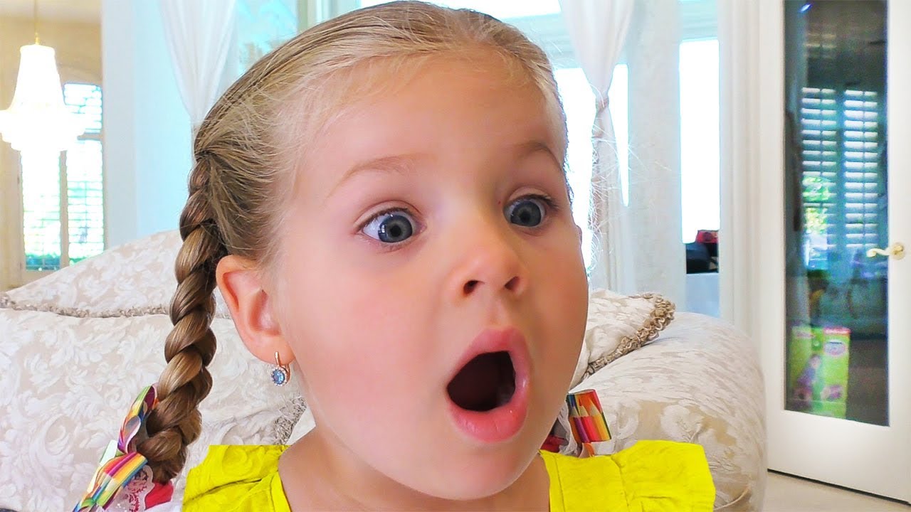 Strannoe-Utro-malenkoj-Diany-zabavnoe-video-dlya-detej