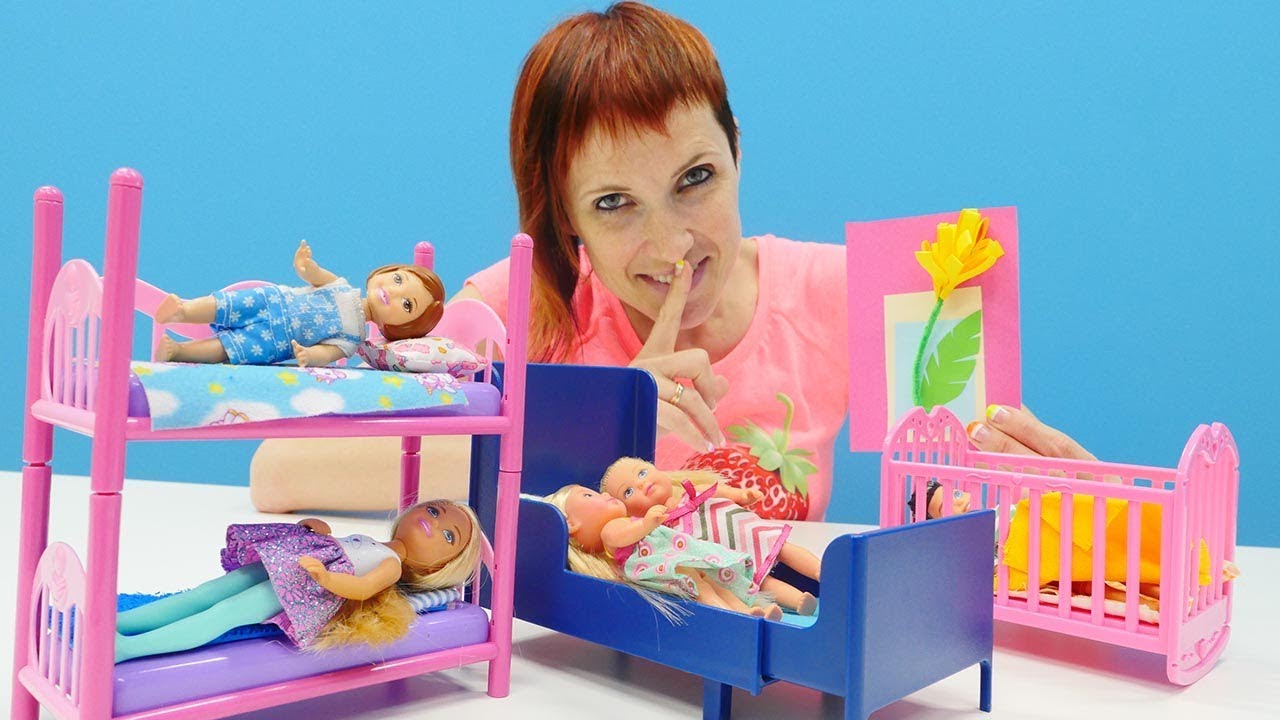 Barbi-v-detskom-sadike-Kapuki-Kanuki.-Video-dlya-devochek