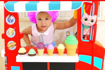 Diana-pretend-play-with-Baby-Dolls-Funny-Kids-videos-with-Toys