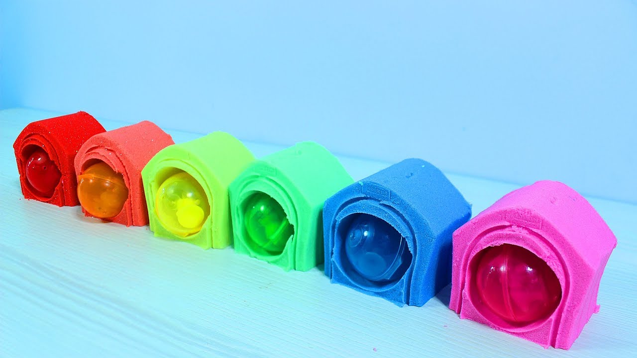 Kinetic-Sand-Cottages-for-Puppies-Learn-Week-Days-and-Learn-Colors