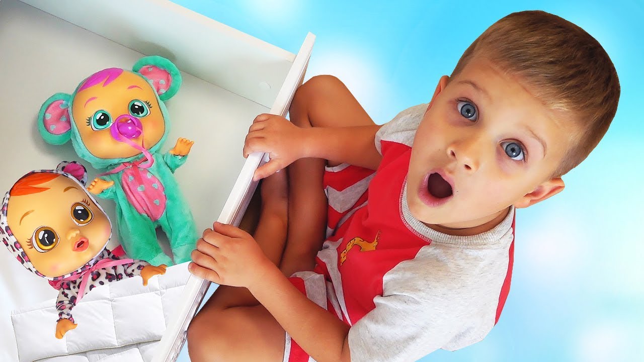 Roma-has-funny-Dreams-Pretend-Play-video-for-kids