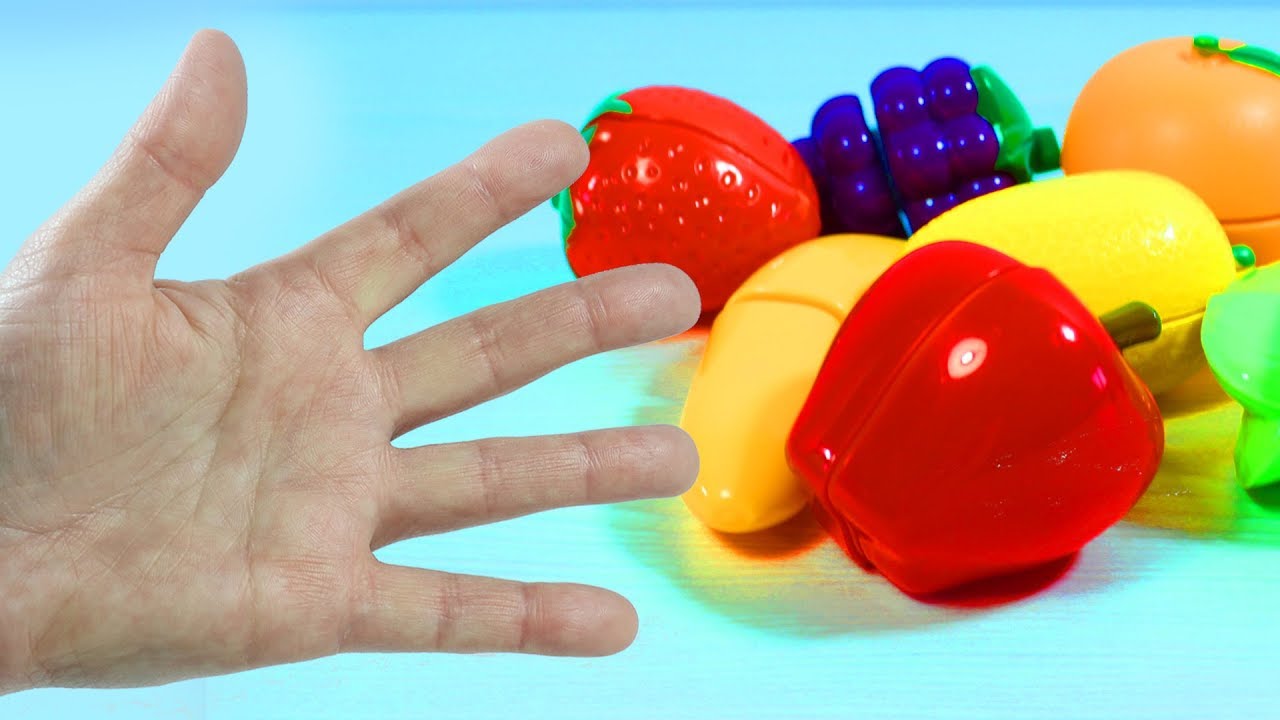 Vesyolaya-razvivayushhaya-pesenka-pro-palchiki-Igraem-i-Uchim-nazvaniya-fruktov-i-yagod