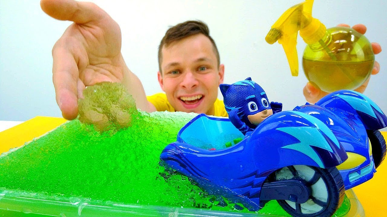 Igry-v-gonki.-Geroi-v-Maskah-i-Fyodor-stroyat-most