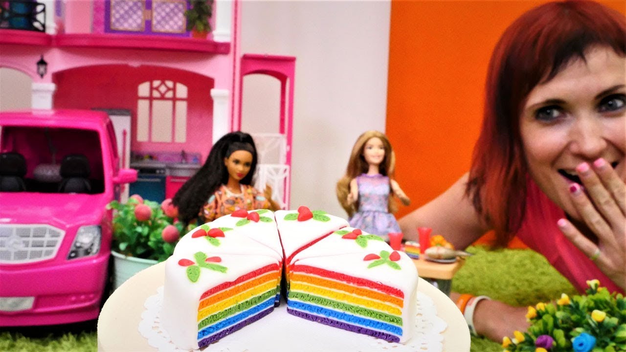 Kukly-Barbi-i-Masha-kapuki-kanuki-ustraivayut-piknik