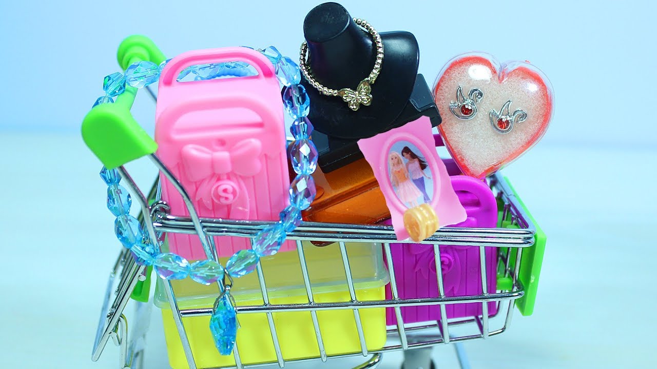 Neobychnye-korobochki-s-ukrasheniyami-dlya-kukol-Igraem-i-uchim-tsveta-Multik-dlya-devochek