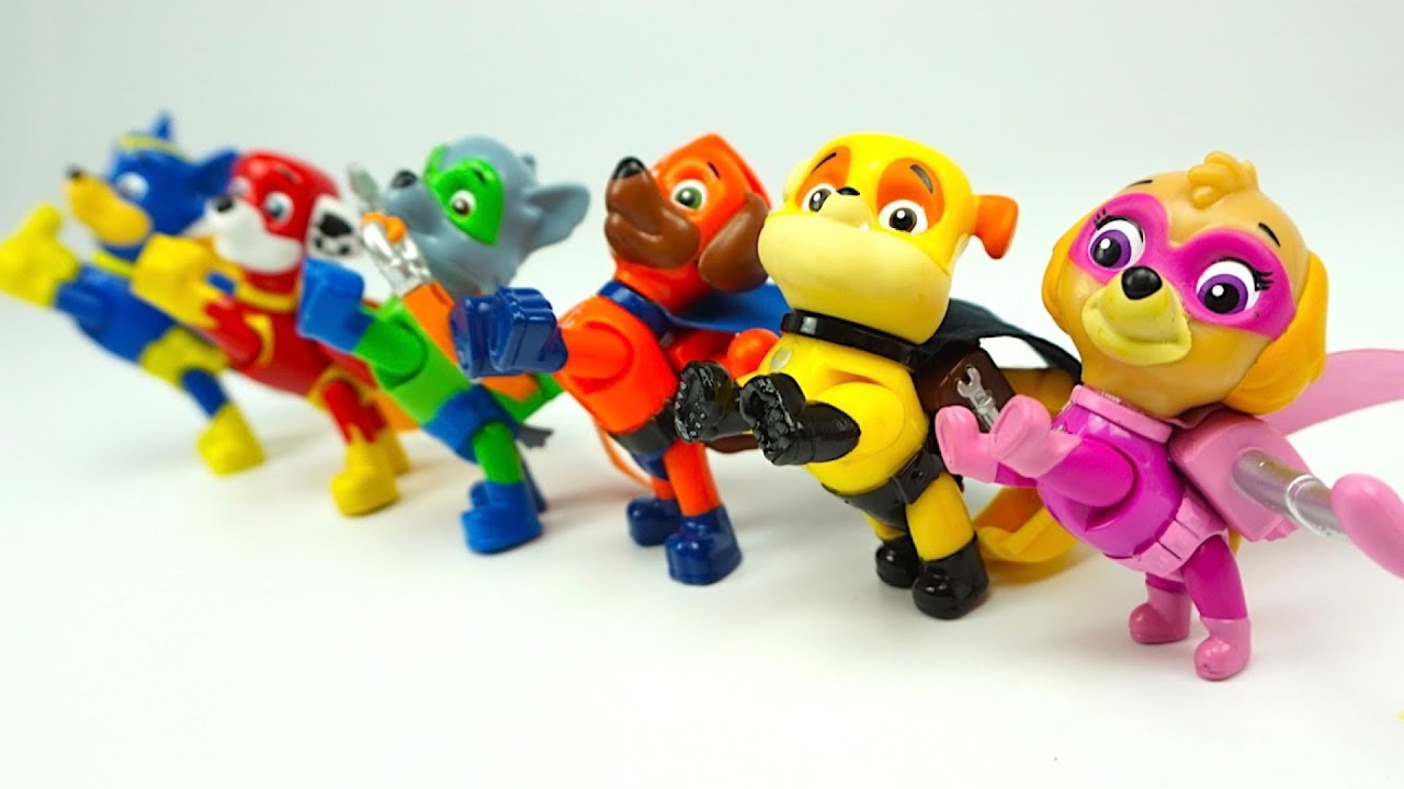 Raspakovyvaem-igrushku-SHHenyachij-Patrul-c-geroyami-multika