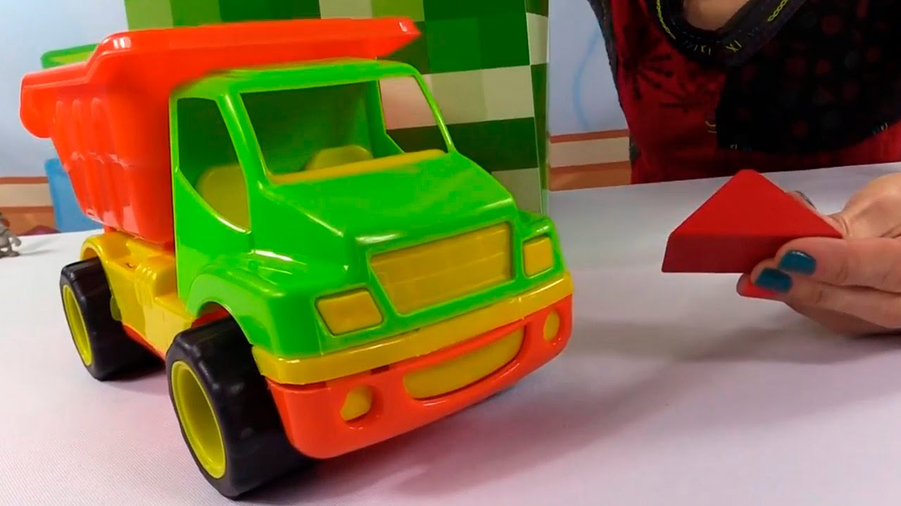 Razvivayushhee-video.-Volshebnaya-Korobka.-Gruzovichok-i-stroitelnye-bloki