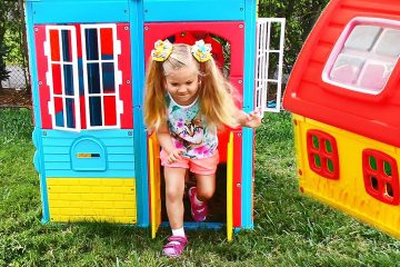 Roma-and-Diana-Pretend-Play-with-Playhouse-for-kids-Funny-video-Compilation