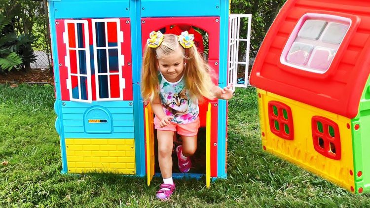Roma-and-Diana-Pretend-Play-with-Playhouse-for-kids-Funny-video-Compilation
