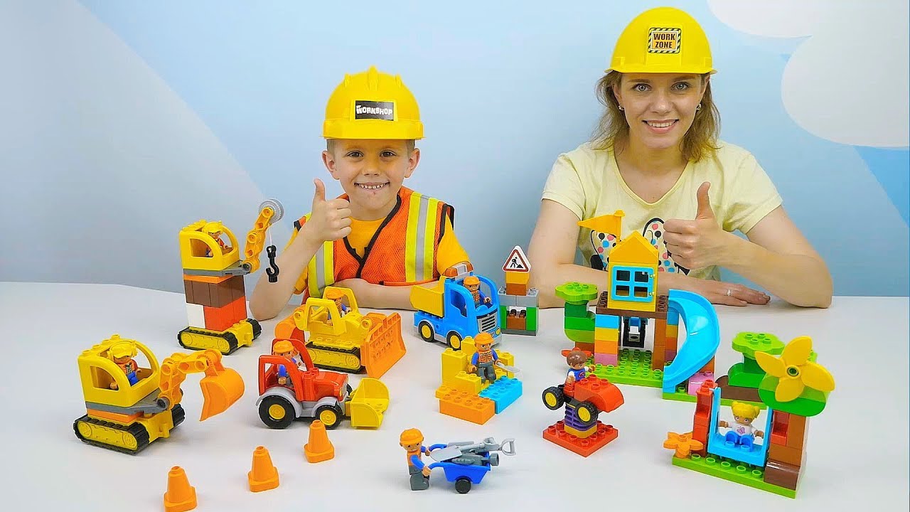 Stroiteli-LEGO-DUPLO-i-Danik-stroyat-detskuyu-ploshhadku-Razvivayushhee-video-dlya-detej