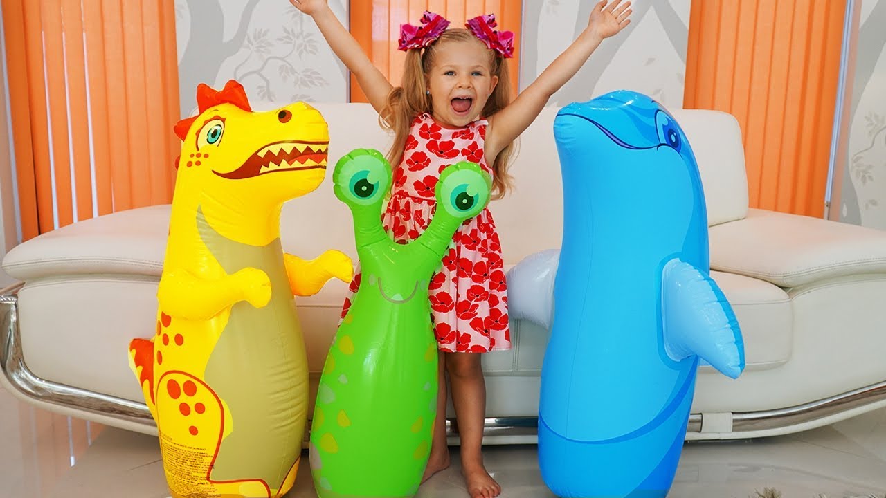 Diana-and-new-friends-toys.-A-story-for-children-about-friendship