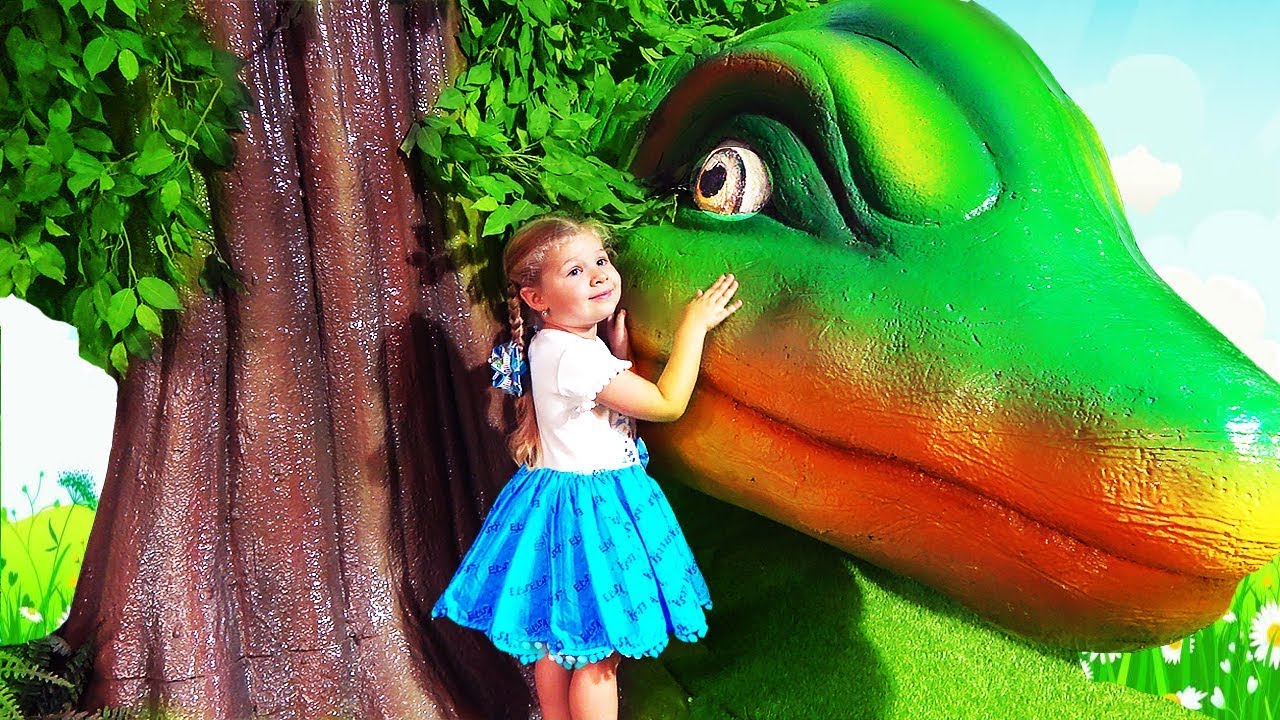 Diana-pretend-play-at-the-Indoor-playground-for-kids