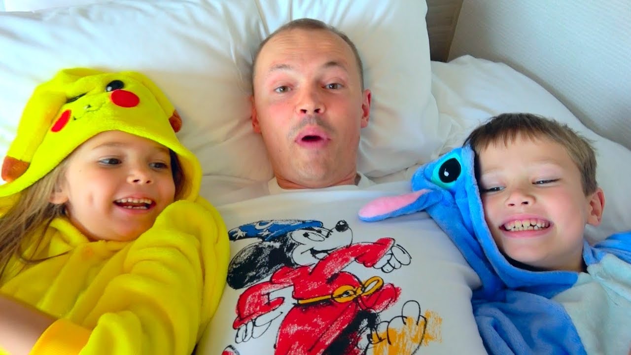 IGRUshKI-vS-koNFety-i-MalCHIKI-protiv-DeVOCHek-kak-papa-pokemonov-lovil-Challenge-Toys-VS-Candy