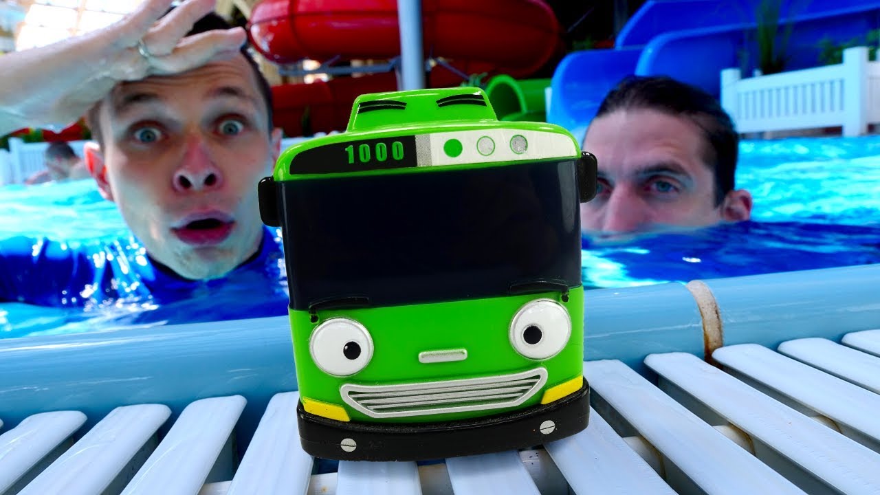 Novaya-seriya-Akvatim.-Transformery-i-shkola-geroev-v-akvaparke