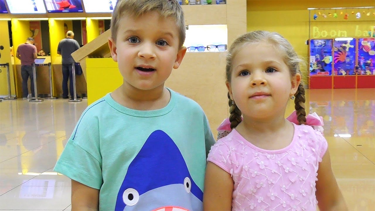 Roma-i-Diana-v-Razvlekatelnom-TSentre-Nash-vyhodnoj-Den-v-Kieve