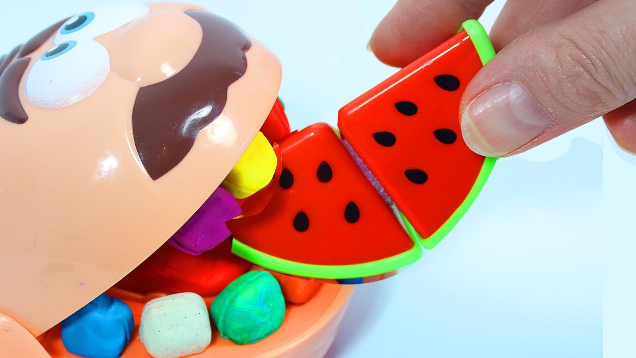 Uchim-nazvaniya-FRUKTOV-i-YAGOD-s-Misterom-Zubastikom.-Video-s-igrushkami