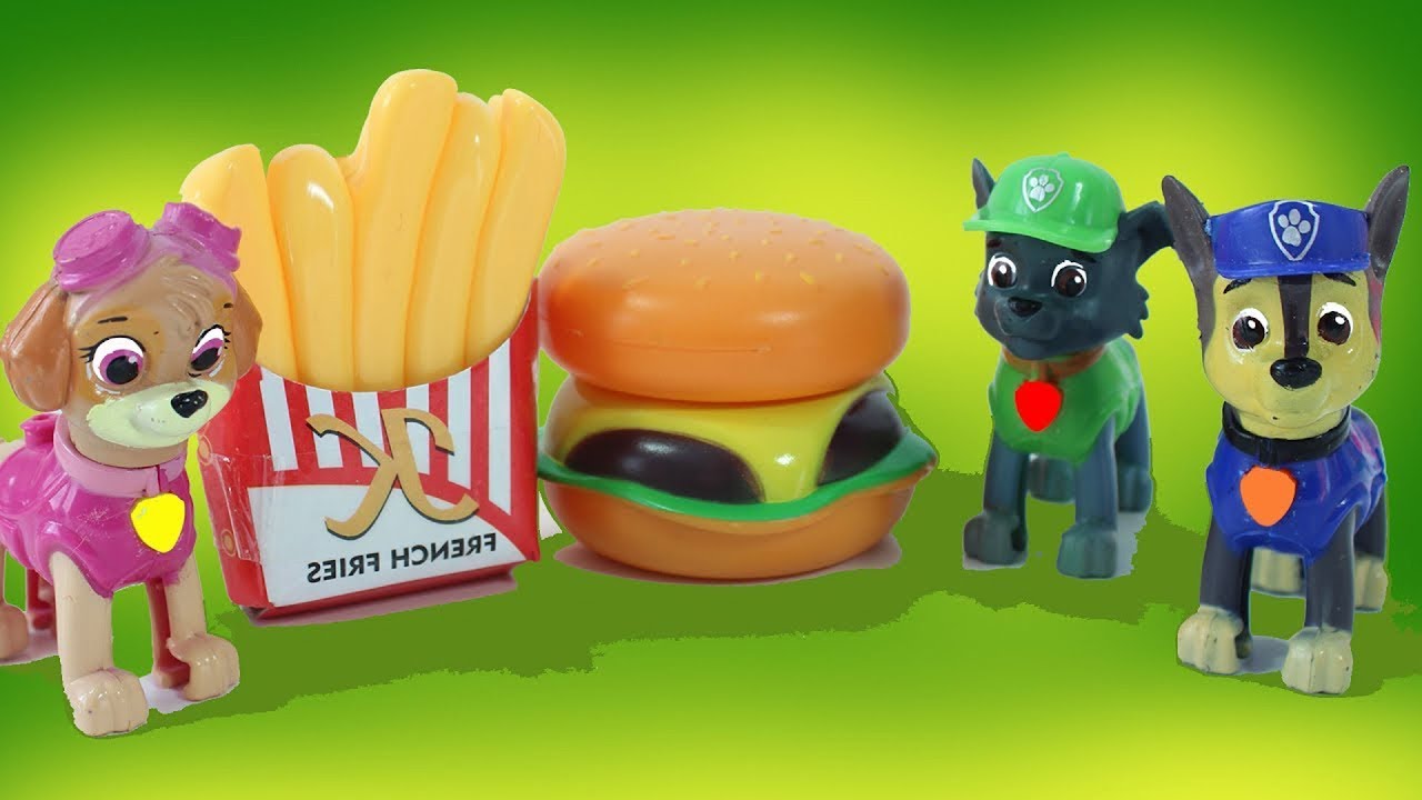 Multik-s-igrushkami-SHHenyachij-Patrul-Igraem-s-igrushechnoj-edoj