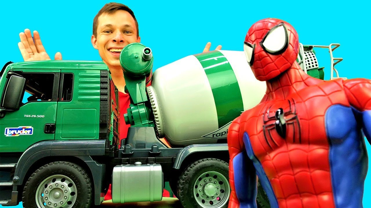 CHelovek-Pauk-i-Fyodor-na-strojke-Igry-s-mashinkami-dlya-detej