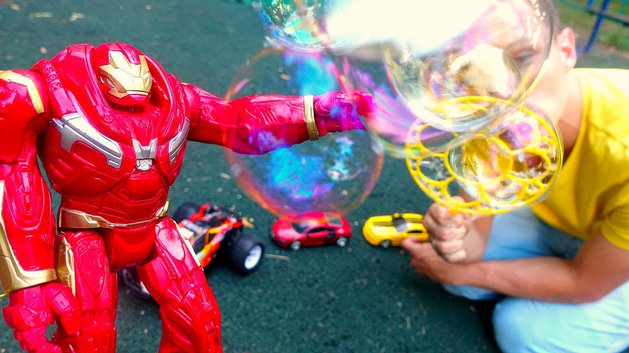 Igry-dlya-detej.-ZHeleznyj-CHelovek-i-Fyodor-ishhut-mashinki