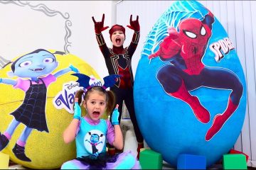 Deti-ne-podelili-igrushki-Spiderman-i-Vampirina-v-ogromnyh-yajtsah-Giant-toy-eggs-with-surprise