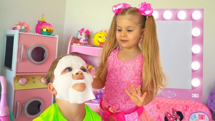 Diana-Pretend-Play-Beauty-Salon-with-Kids-Make-up-Toys